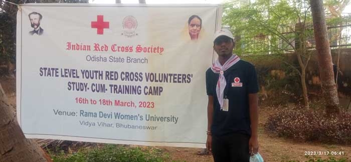 Three days  volunteers study cum training camp at RAMADEVI UNIVERSITY,BBSR. Lokesh sahu ,a volunteer and Bhikari Oram, Councellor attended  the programme